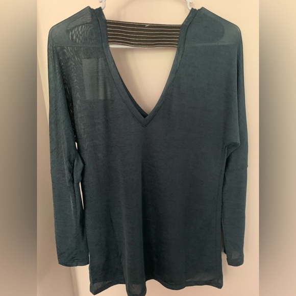 Stella & Dot Medium Dark Teal V-Neck Women's Top, NWT - Picture 2 of 2